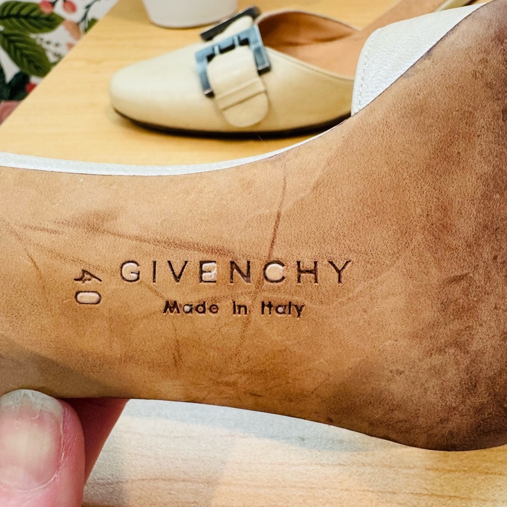 Vintage Givenchy Cream Heels d’Orsay Design - Picture 5 of 7